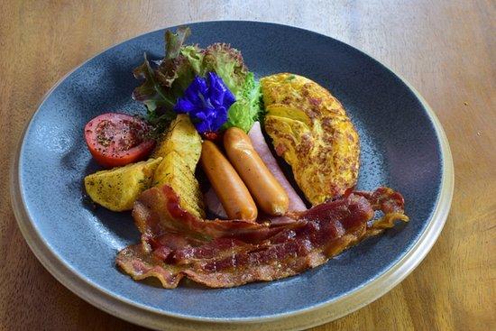 Casablanca Restaurant & Bar